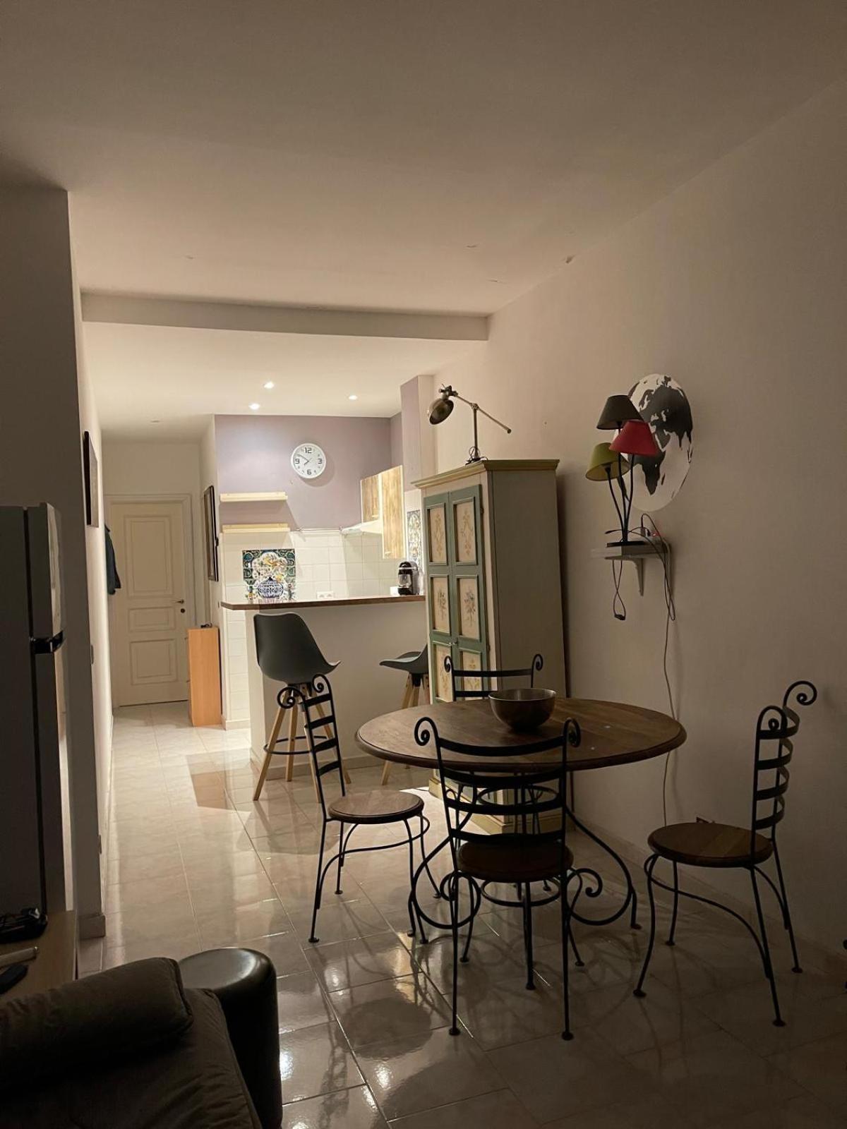 Deloye Fshh Appartement